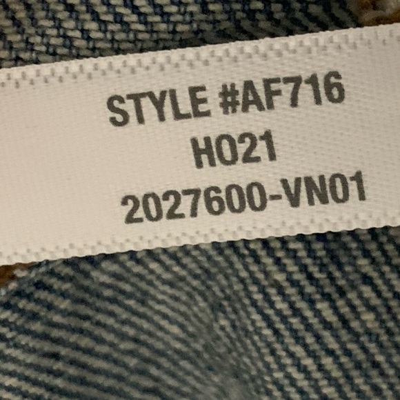 Madewell The Perfect Vintage Raw Hem High Rise Jean in Ainsworth Wash - Picture 8 of 13